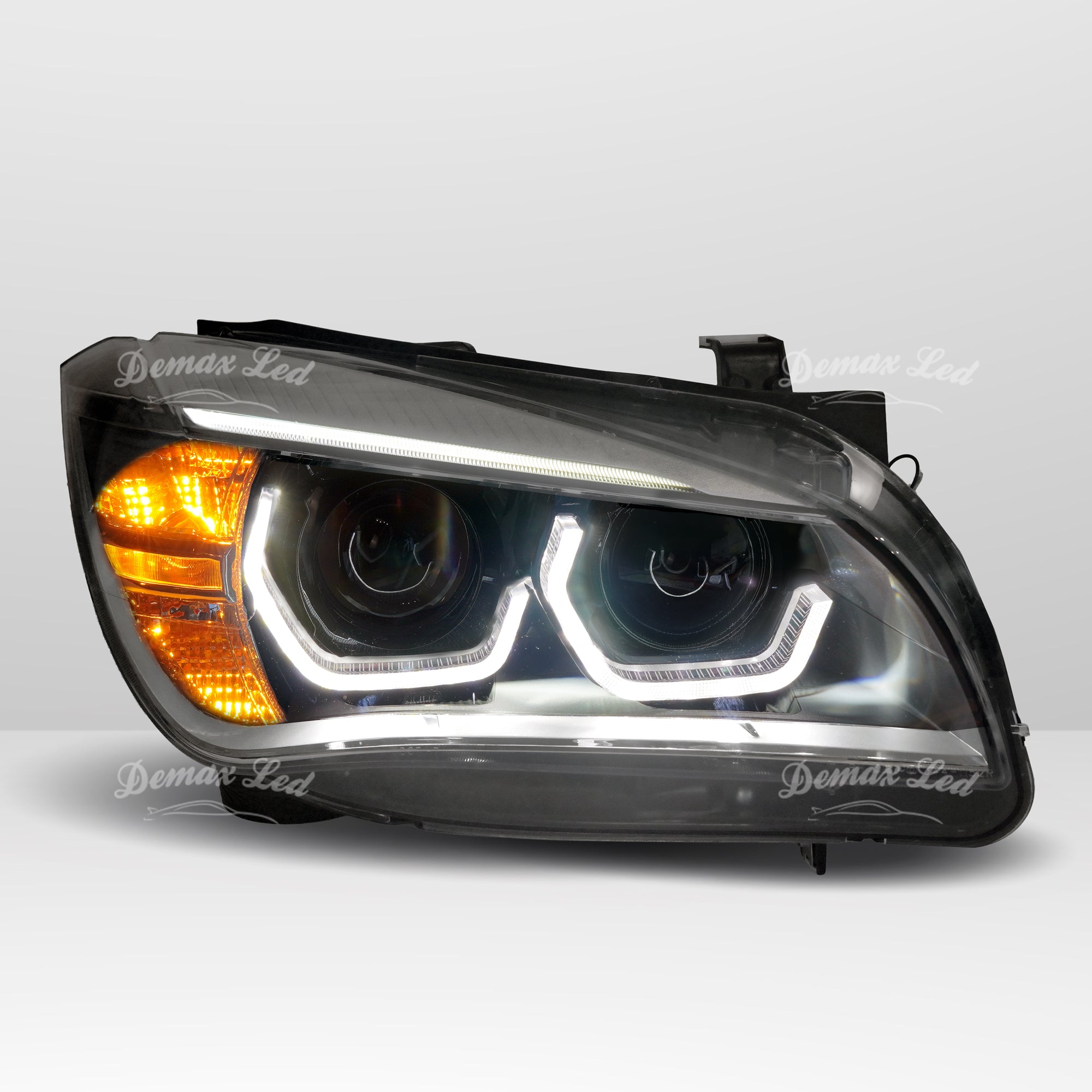 BMW X1 E84 LED headlights turn signal active

Phares LED BMW X1 E84 clignotant actif