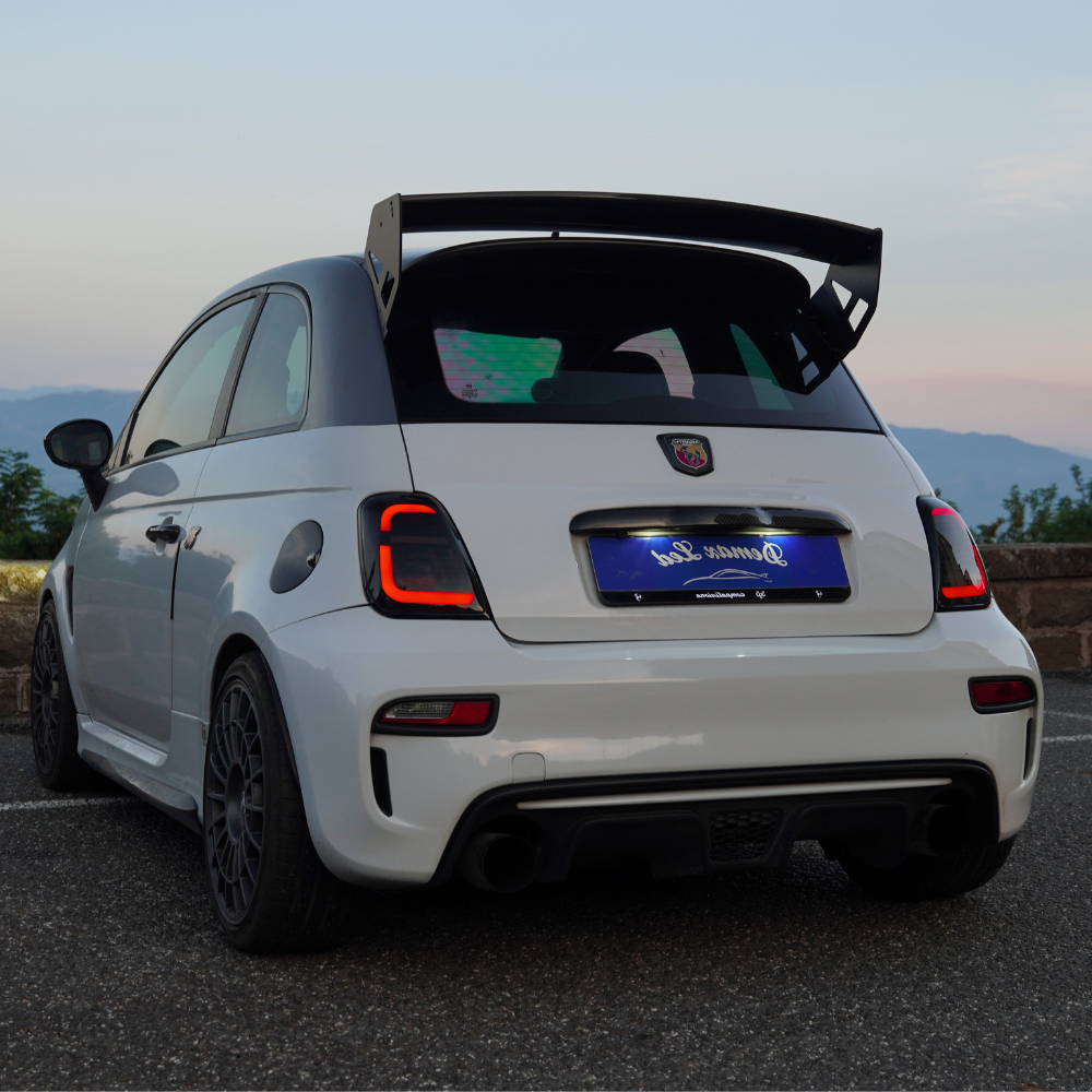 Rear three-quarter view of a Fiat 500 Abarth with DEMAX Series 2 Full LED tail lights | Vue arrière trois quarts d’une Fiat 500 Abarth avec feux Full LED DEMAX Série 2